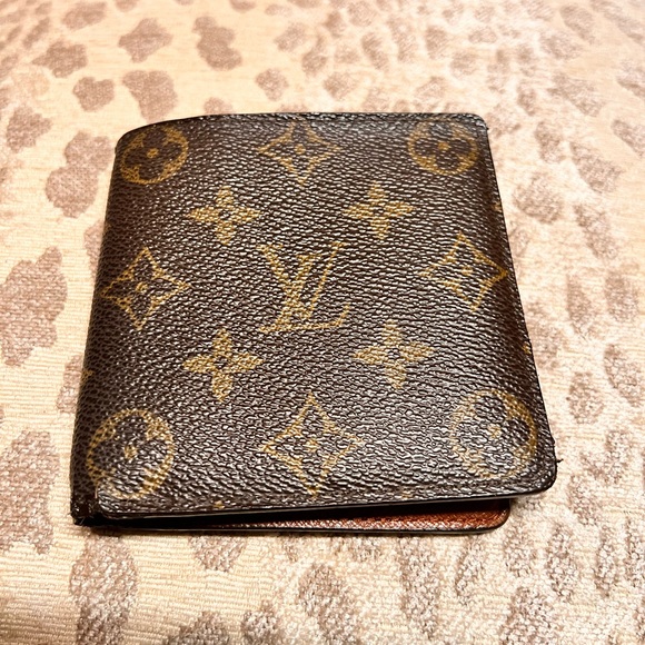 Louis Vuitton bifold men’s wallet - Picture 1 of 13